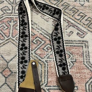 Black and White Floral Lace Guitar Strap